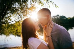 tips to kiss a friend