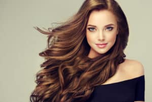 feminine hairdo