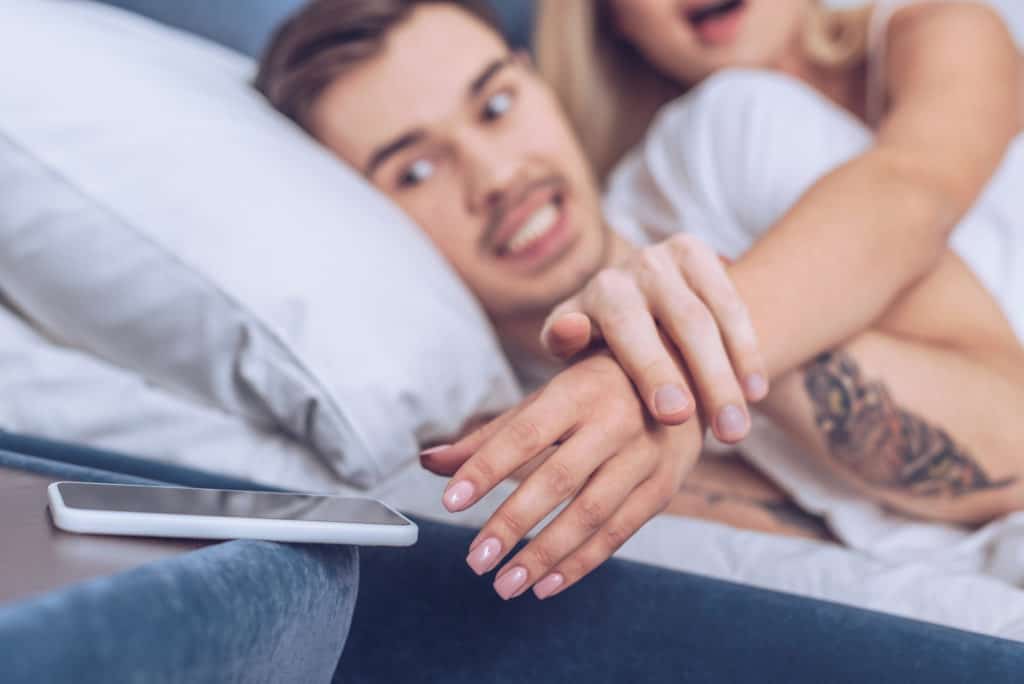 more signs your husband is cheating on you
