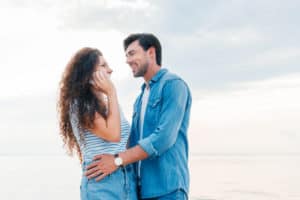 signs that your ex still wants you back too
