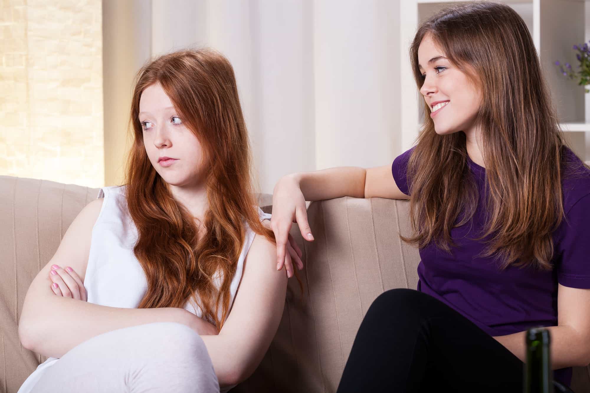 35 Signs That Your Best Friend Is A Frenemy 1 Toxic Friend